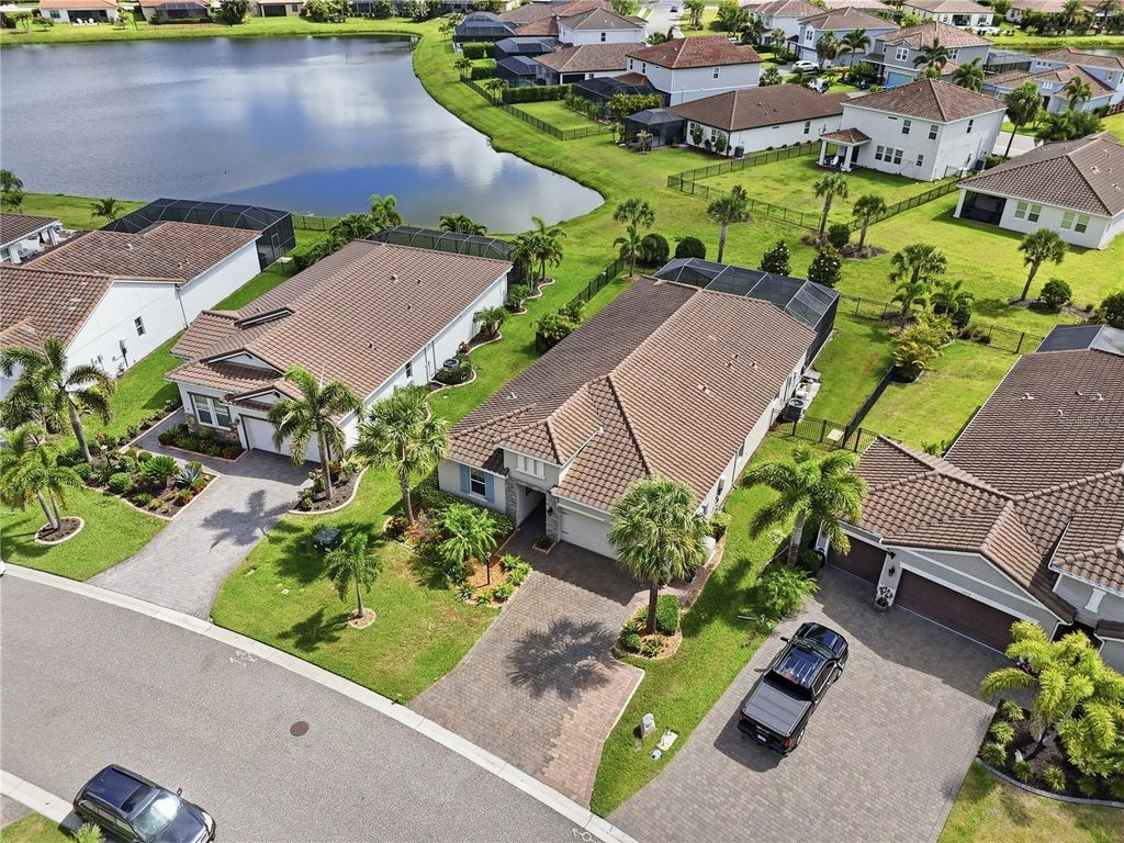Image 4 of property listing at 13212 SAW PALM CREEK TRAIL, Bradenton, FL 34211