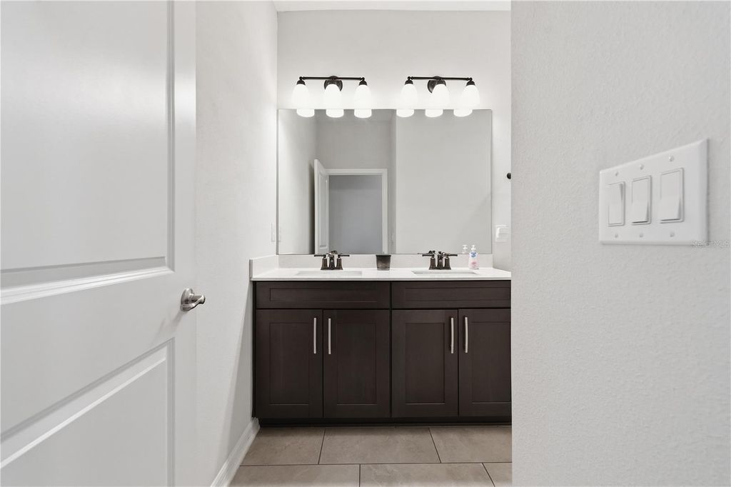 Image 67 of property listing at 13212 SAW PALM CREEK TRAIL, Bradenton, FL 34211