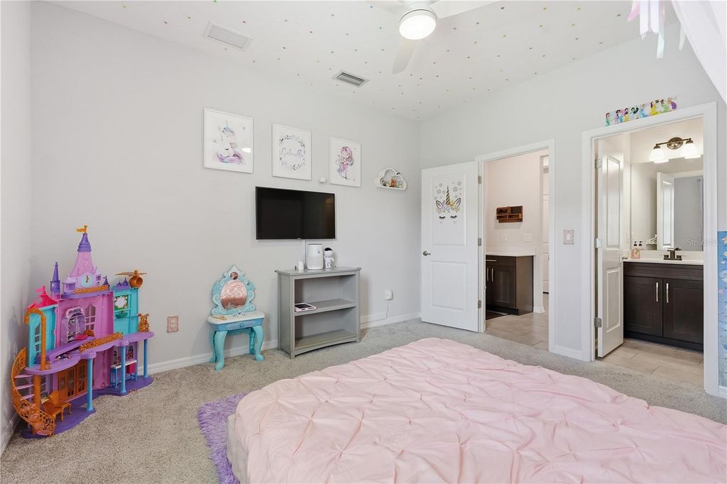 Image 69 of property listing at 13212 SAW PALM CREEK TRAIL, Bradenton, FL 34211