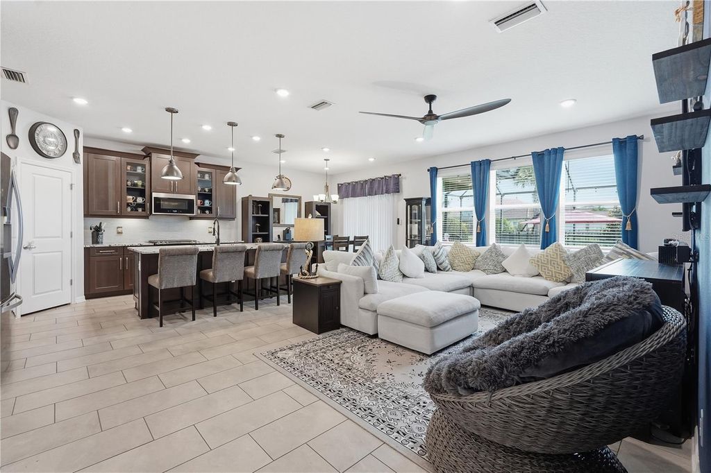 Image 8 of property listing at 13212 SAW PALM CREEK TRAIL, Bradenton, FL 34211