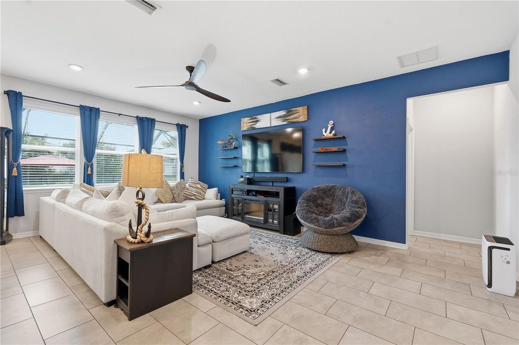 Image 9 of property listing at 13212 SAW PALM CREEK TRAIL, Bradenton, FL 34211