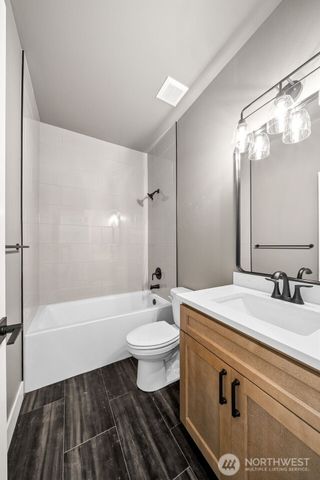 1202 Spiketon Road, Buckley, WA 98321
