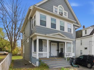 4 Deerfield Avenue, Hartford, CT 06112