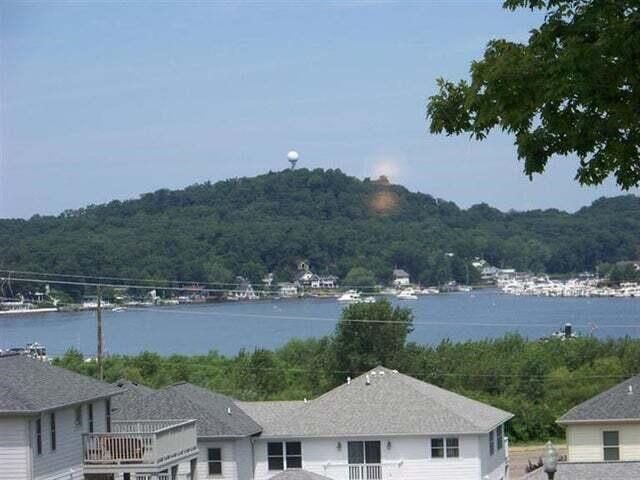 150 W Center Street G, Douglas, MI 49406