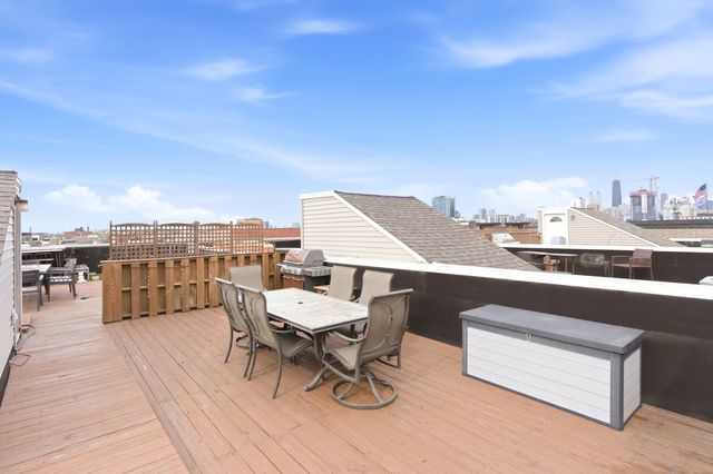 1359 W GRAND Avenue 2, Chicago, IL 60642