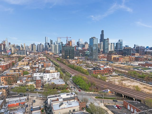 1359 W GRAND Avenue 2, Chicago, IL 60642