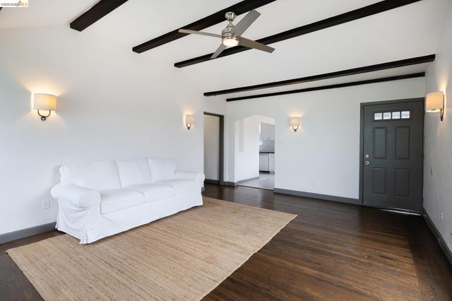 8342 Ney Avenue, Oakland, CA 94605