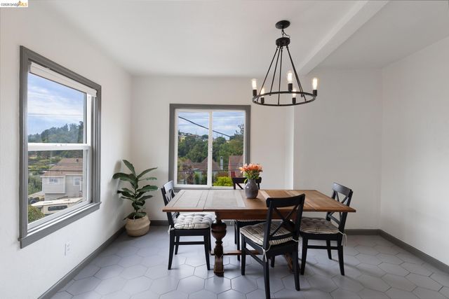 8342 Ney Avenue, Oakland, CA 94605