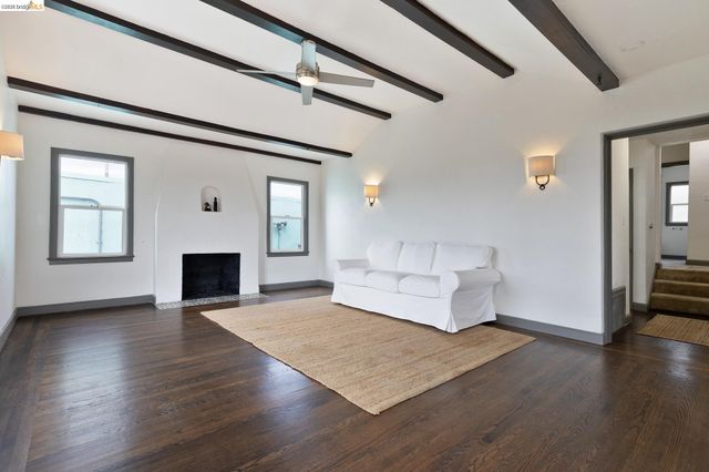 8342 Ney Avenue, Oakland, CA 94605