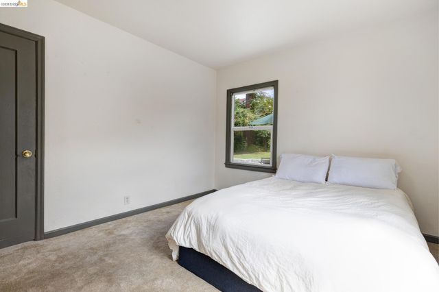 8342 Ney Avenue, Oakland, CA 94605