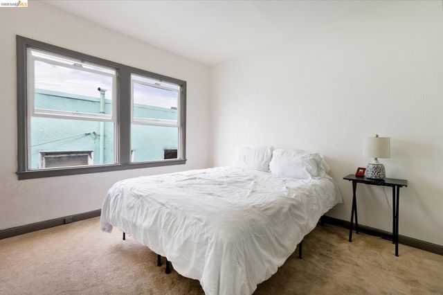 8342 Ney Avenue, Oakland, CA 94605