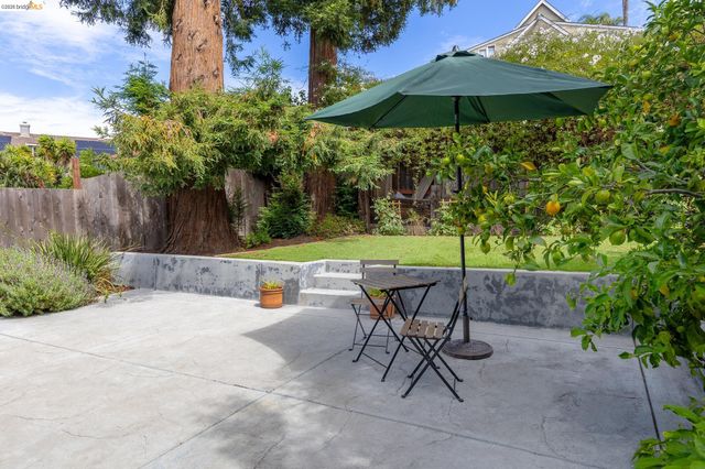 8342 Ney Avenue, Oakland, CA 94605