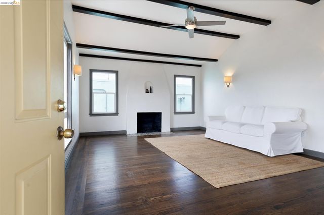8342 Ney Avenue, Oakland, CA 94605