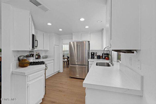4139 Lost Springs Drive, Calabasas, CA 91301