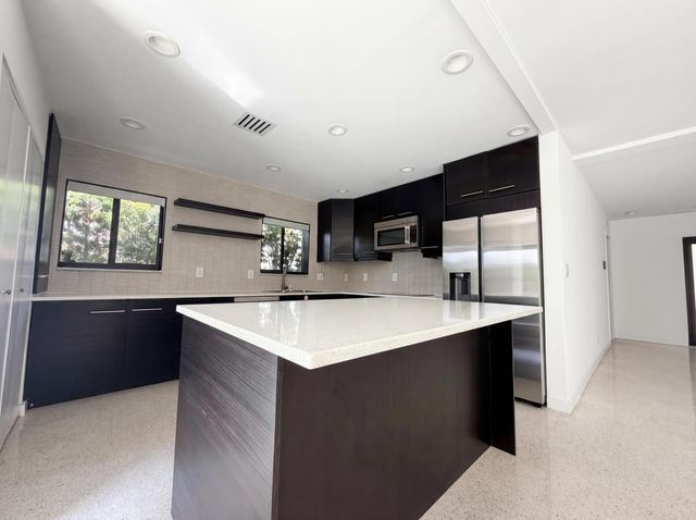 1717 NE 20th Avenue, Fort Lauderdale, FL 33305