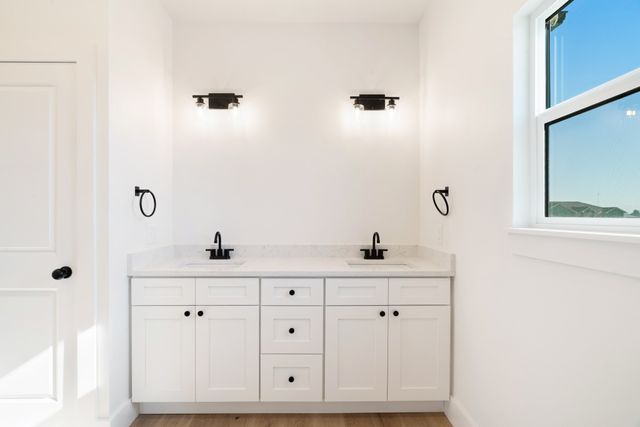 213 Private Road 33083, Sumner, TX 75486