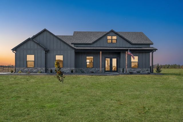 213 Private Road 33083, Sumner, TX 75486