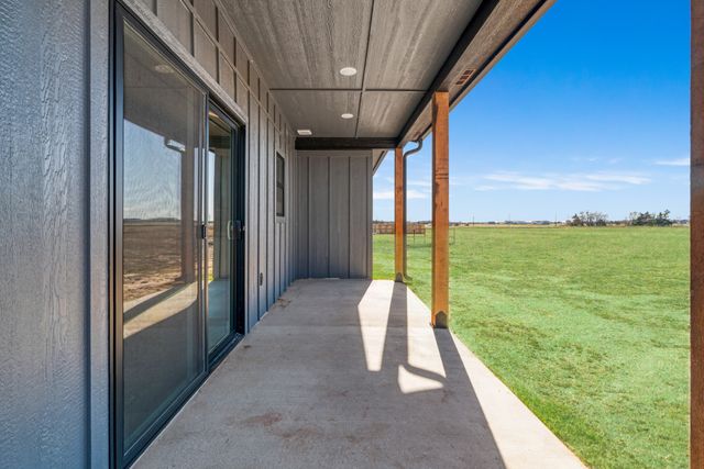 213 Private Road 33083, Sumner, TX 75486