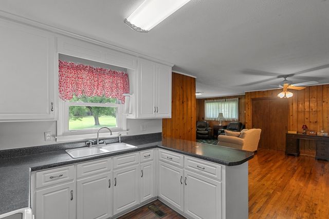 5891 S S U S 231, Dothan, AL 36301