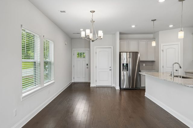 431 Palmetto Dr, Columbia, TN 38401