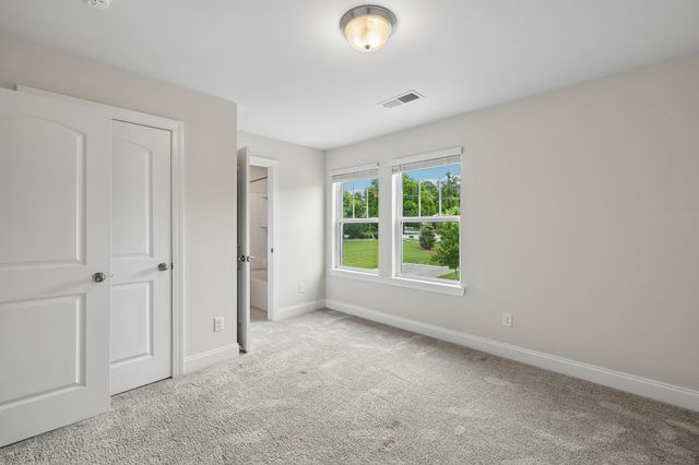 431 Palmetto Dr, Columbia, TN 38401