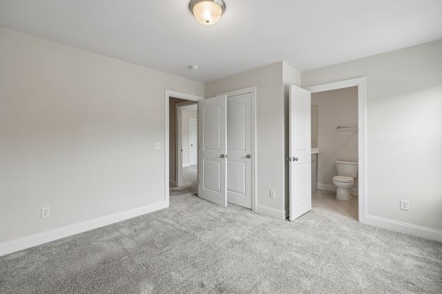 431 Palmetto Dr, Columbia, TN 38401