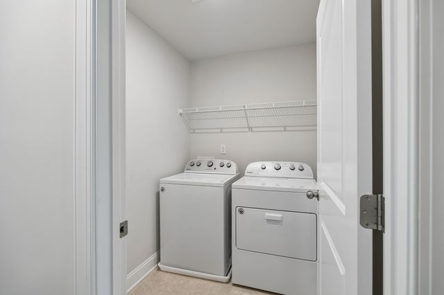 431 Palmetto Dr, Columbia, TN 38401