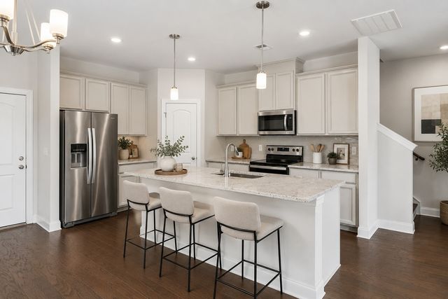 431 Palmetto Dr, Columbia, TN 38401