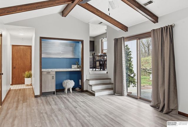907 Wolf Lane, Bellevue, NE 68005