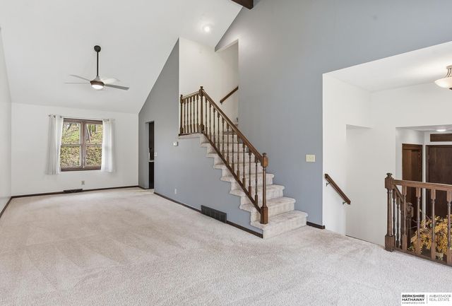 907 Wolf Lane, Bellevue, NE 68005