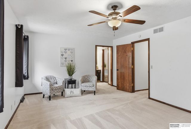 907 Wolf Lane, Bellevue, NE 68005