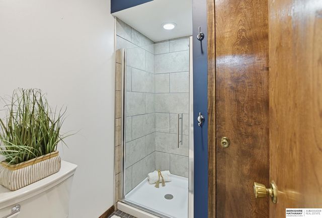 907 Wolf Lane, Bellevue, NE 68005