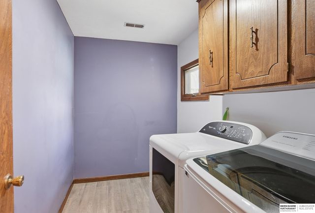 907 Wolf Lane, Bellevue, NE 68005