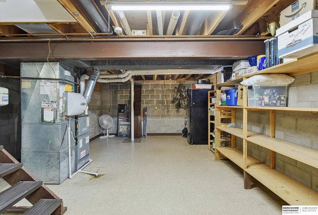 907 Wolf Lane, Bellevue, NE 68005