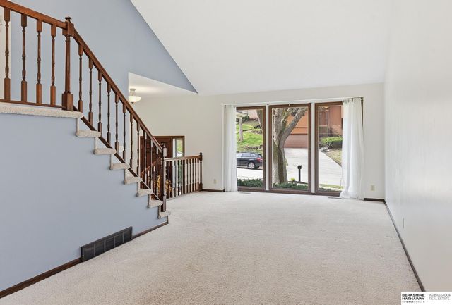 907 Wolf Lane, Bellevue, NE 68005