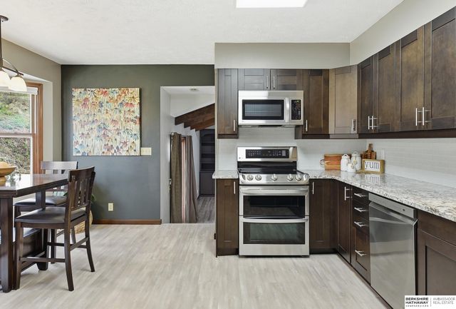 907 Wolf Lane, Bellevue, NE 68005