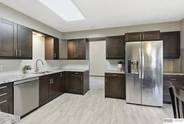 907 Wolf Lane, Bellevue, NE 68005