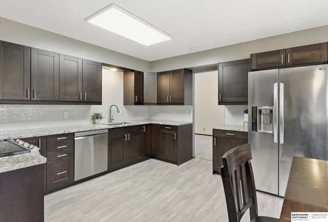907 Wolf Lane, Bellevue, NE 68005