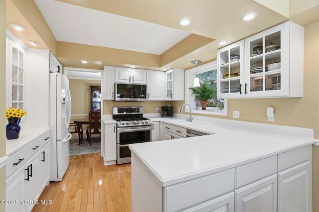 6854 Williamsburg Drive, Sylvania, OH 43560