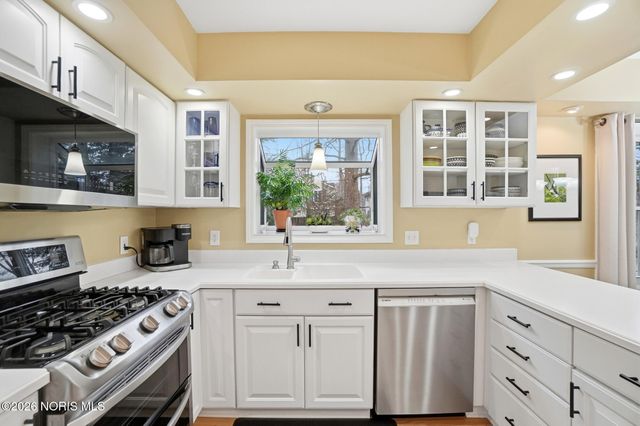 6854 Williamsburg Drive, Sylvania, OH 43560