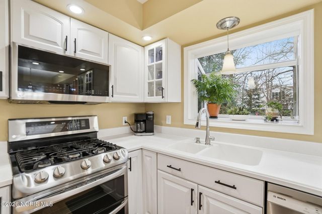 6854 Williamsburg Drive, Sylvania, OH 43560