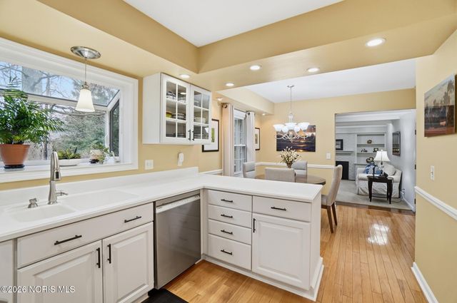 6854 Williamsburg Drive, Sylvania, OH 43560