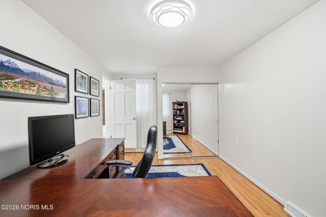 6854 Williamsburg Drive, Sylvania, OH 43560