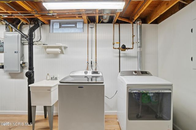 6854 Williamsburg Drive, Sylvania, OH 43560