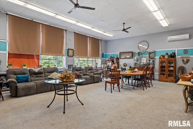 352 FRANKLIN Street, Jacksonville, IL 62650