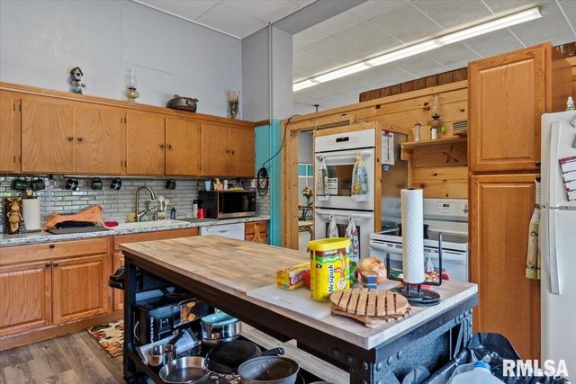 352 FRANKLIN Street, Jacksonville, IL 62650