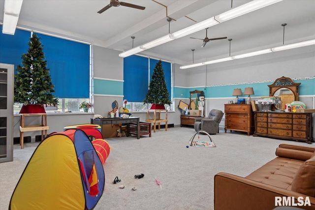 352 FRANKLIN Street, Jacksonville, IL 62650