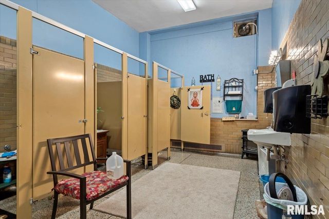 352 FRANKLIN Street, Jacksonville, IL 62650