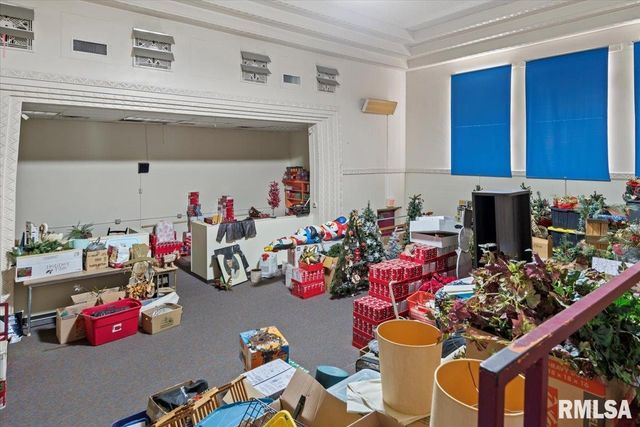 352 FRANKLIN Street, Jacksonville, IL 62650