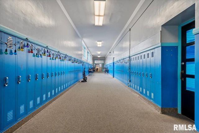 352 FRANKLIN Street, Jacksonville, IL 62650